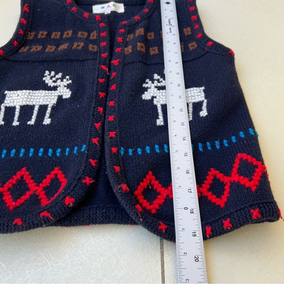 Navy Knit Vest with Reindeer Design
women’s size medium - Picture 5 of 7